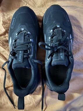 adidas TERREX TRAILMAKER 2.0 GORE-TEX HIKING SHOES good used condition